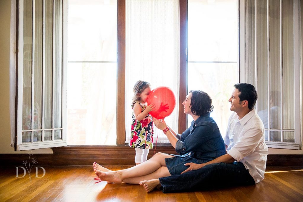 Cute Family Photos at Home with Red Balloons